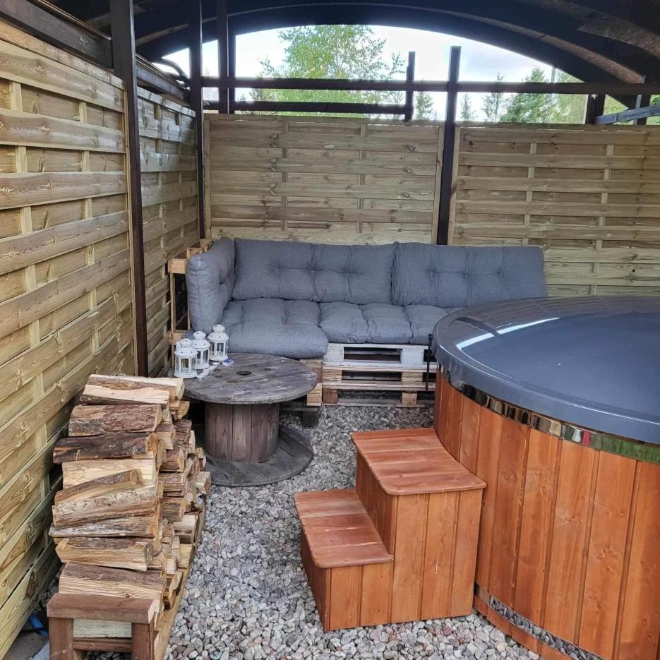 Willa Szymbark - Basen, Sauna, Balia, Jacuzzi, Dom Caloroczny W Szymbarku Exterior foto